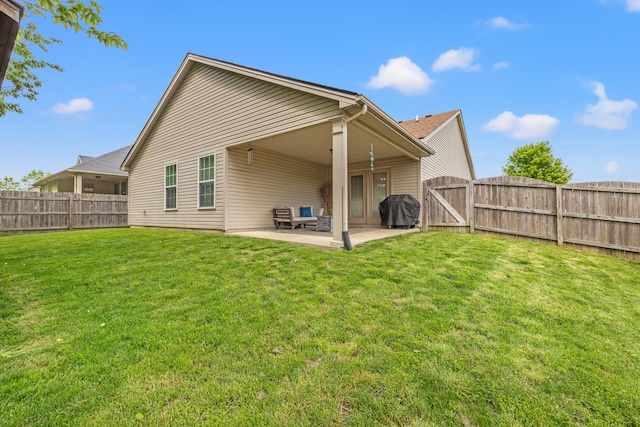 157 Cross Park Dr, Georgetown, KY 40324 - back of property featuring a patio area and a gate