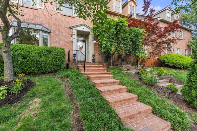 303 Patchen Dr, Lexington, KY 40517 - property entrance featuring brick siding