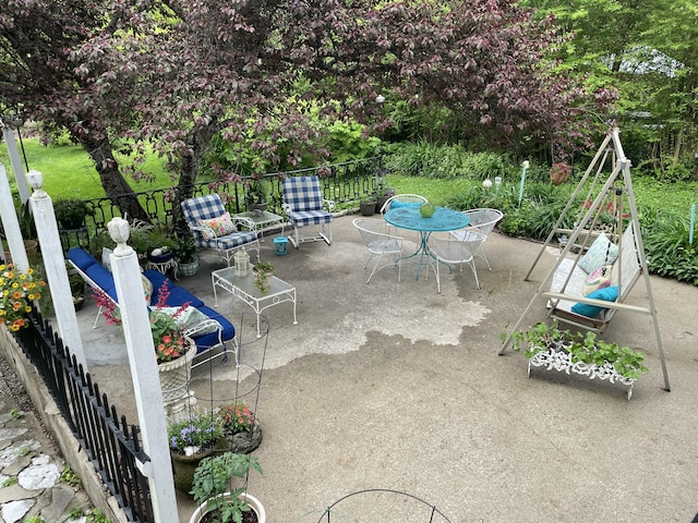 218 W Campbell St, Frankfort, KY 40601 - view of patio featuring fence, outdoor dining area, and an outdoor living space