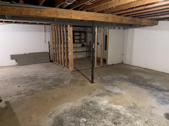 8023 Old Richmond Rd, Lexington, KY 40515 - unfinished basement featuring concrete block wall