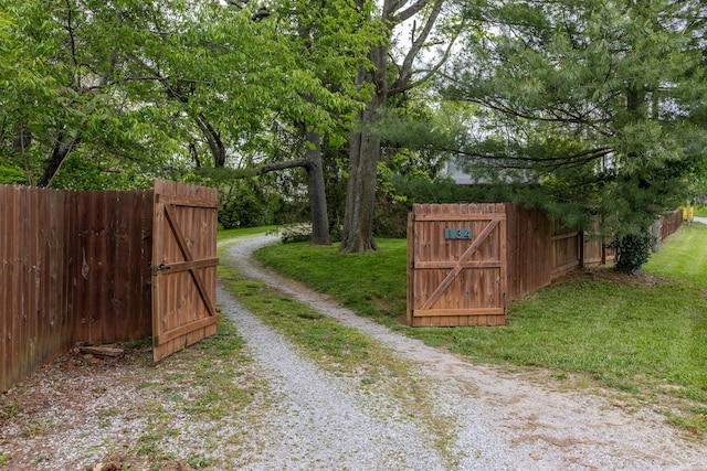 134 Pandora Dr, Harrodsburg, KY 40330 - view of street with a gate
