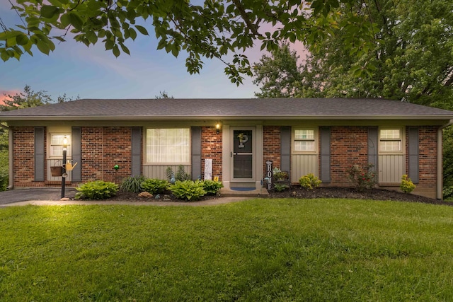 429 Old Danville Rd, Lancaster, KY 40444 - ranch-style house featuring brick siding and a front lawn