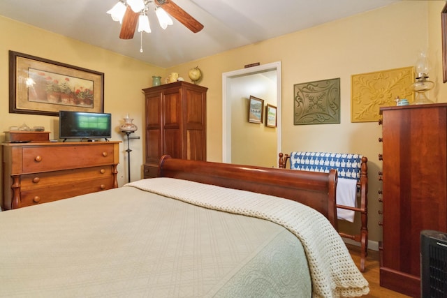 429 Old Danville Rd, Lancaster, KY 40444 - bedroom featuring wood finished floors and a ceiling fan