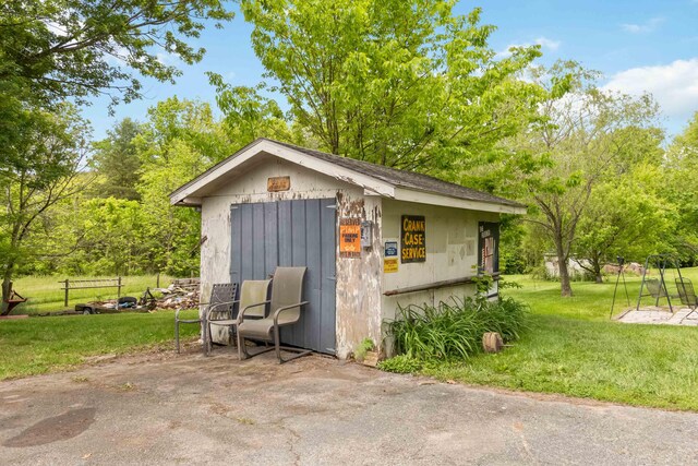 429 Old Danville Rd, Lancaster, KY 40444 - view of outbuilding featuring an outdoor structure