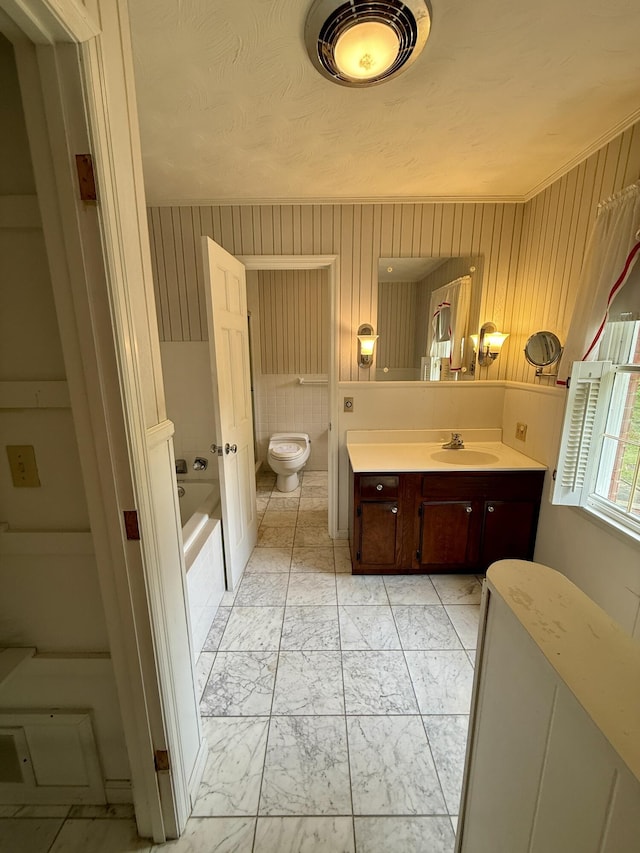 118 Timber Ln, Morehead, KY 40351 - bathroom featuring marble finish flooring, toilet, vanity, and a garden tub