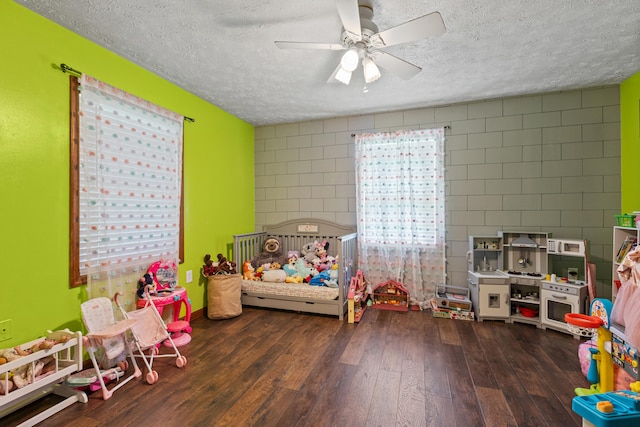285 W Railroad St, Stanton, KY 40380 - bedroom featuring a textured ceiling, hardwood / wood-style floors, and ceiling fan