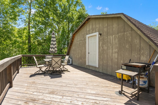 285 W Railroad St, Stanton, KY 40380 - wooden deck with outdoor dining area