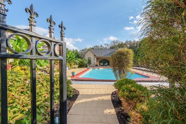 150 Old Woods Dr, Nicholasville, KY 40356 - swimming pool featuring a patio area