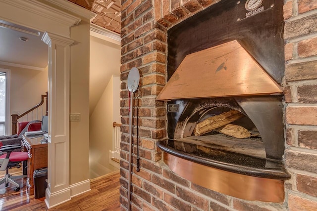 150 Old Woods Dr, Nicholasville, KY 40356 - detailed view of ornamental molding, wood finished floors, baseboards, and ornate columns