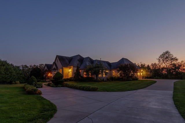 150 Old Woods Dr, Nicholasville, KY 40356 - view of front of property with curved driveway and a yard