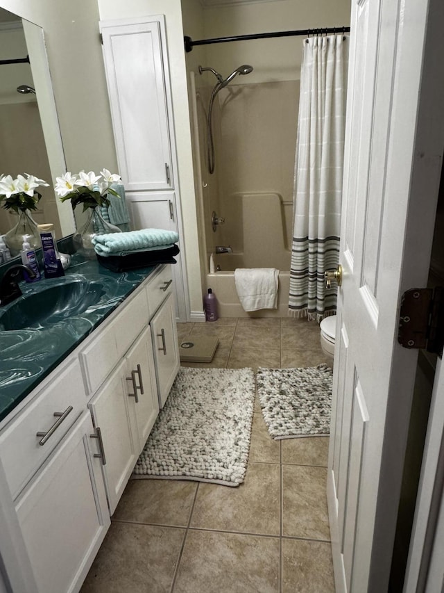 400 Natures Pointe Dr, Somerset, KY 42503 - bathroom with tile patterned floors, vanity, toilet, and shower / bath combo with shower curtain