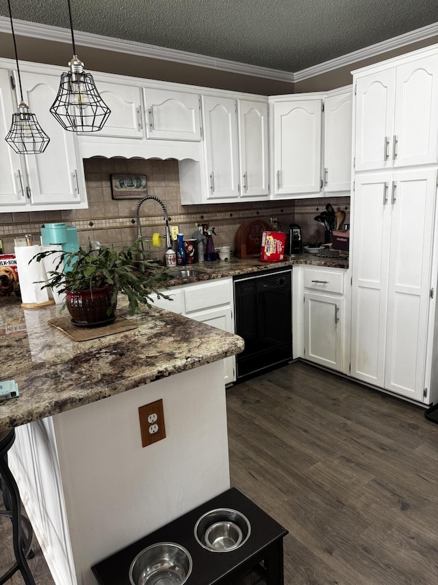 400 Natures Pointe Dr, Somerset, KY 42503 - kitchen featuring dishwasher, ornamental molding, white cabinets, a peninsula, and a textured ceiling