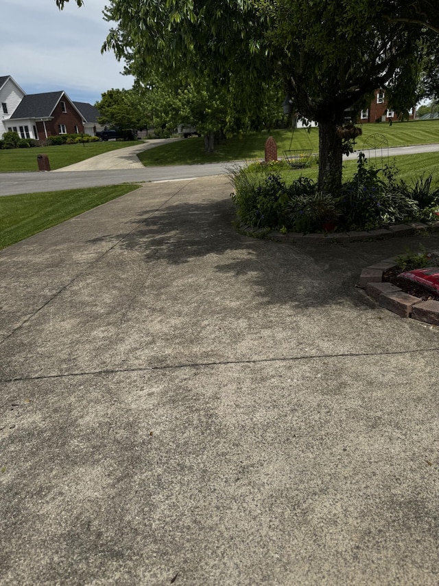 400 Natures Pointe Dr, Somerset, KY 42503 - view of concrete driveway