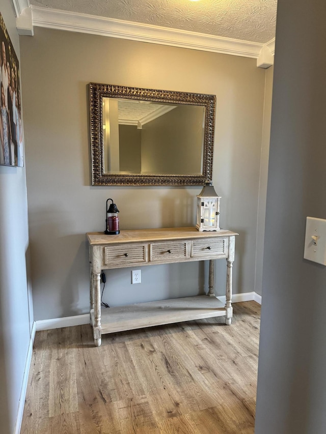 2230 Perryville Rd, Harrodsburg, KY 40330 - detailed view of crown molding, wood finished floors, and baseboards