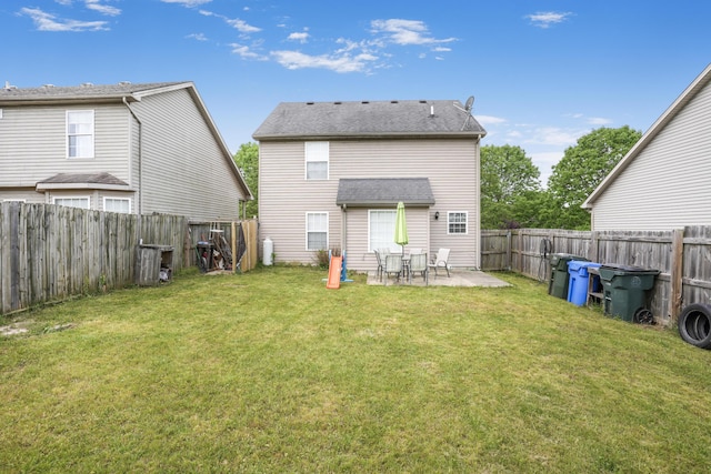 3065 Caddis Ln, Lexington, KY 40511 - back of property with a patio area
