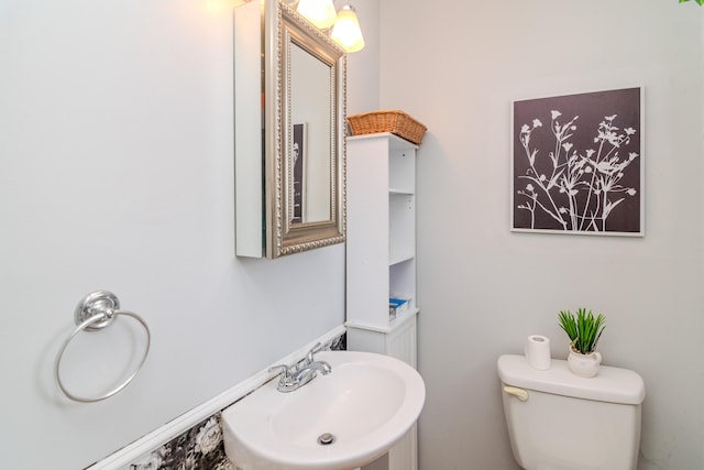 1102 Iroquois Dr, Mt Sterling, KY 40353 - bathroom with a sink and toilet