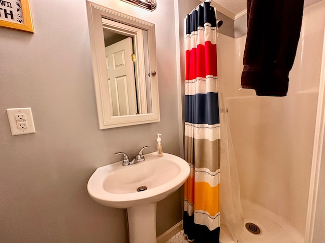 199 Langnau Rd, London, KY 40741 - full bath featuring a stall shower and baseboards