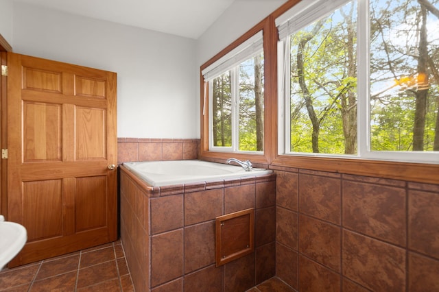 571 Whitlock Rd, Richmond, KY 40475 - bathroom featuring tile patterned flooring and a garden tub