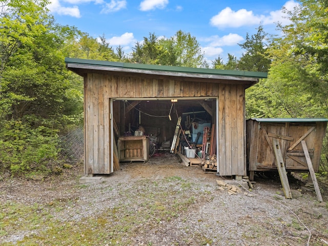 571 Whitlock Rd, Richmond, KY 40475 - view of outdoor structure featuring an outbuilding and a garage