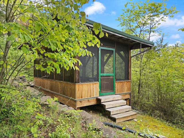 571 Whitlock Rd, Richmond, KY 40475 - view of property exterior with a sunroom and entry steps