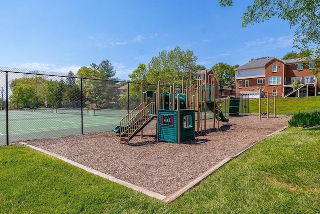4120 Amberwood Ct, Lexington, KY 40513 - community playground with a tennis court