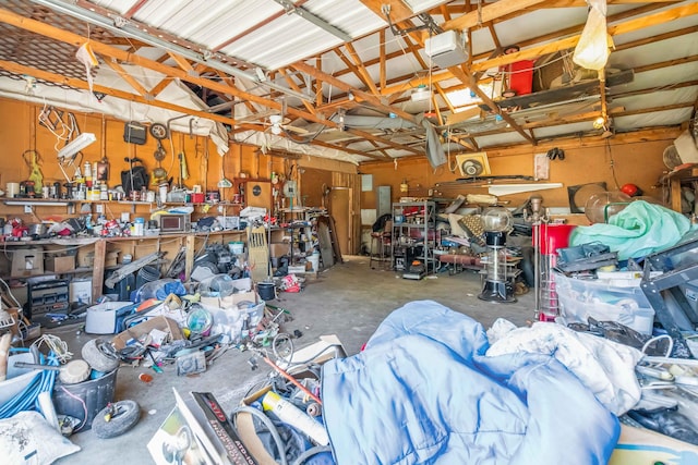 6362 E Laurel Rd, London, KY 40741 - garage featuring a workshop area