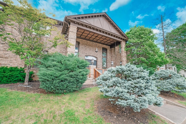 319 Fifth St, Paintsville, KY 41240 - view of front facade with brick siding