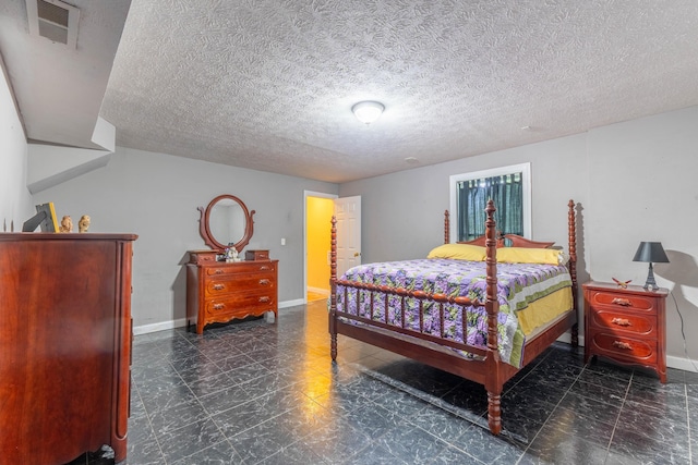 63 Harmons Way, Somerset, KY 42503 - bedroom featuring baseboards and a textured ceiling