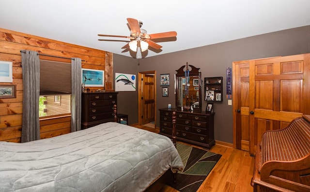 1220 Fox Wood Rd, Frankfort, KY 40601 - bedroom with wood finished floors, baseboards, and a ceiling fan