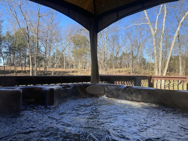 1220 Fox Wood Rd, Frankfort, KY 40601 - exterior view of a hot tub