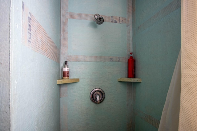227 Callihan Rd, East Bernstadt, KY 40729 - bathroom with a tile shower