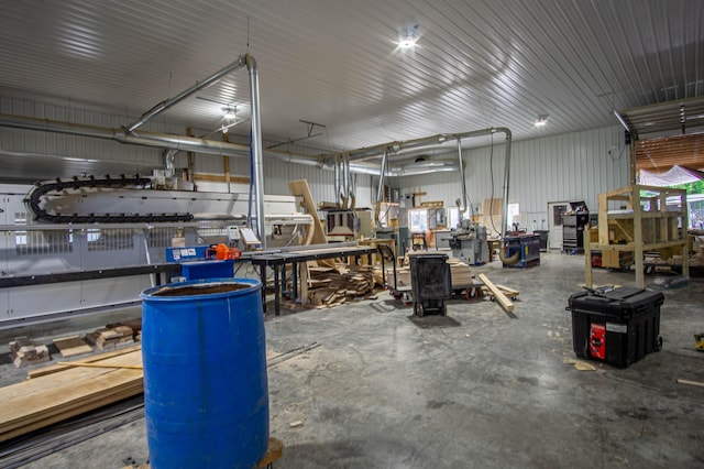 227 Callihan Rd, East Bernstadt, KY 40729 - garage featuring a workshop area