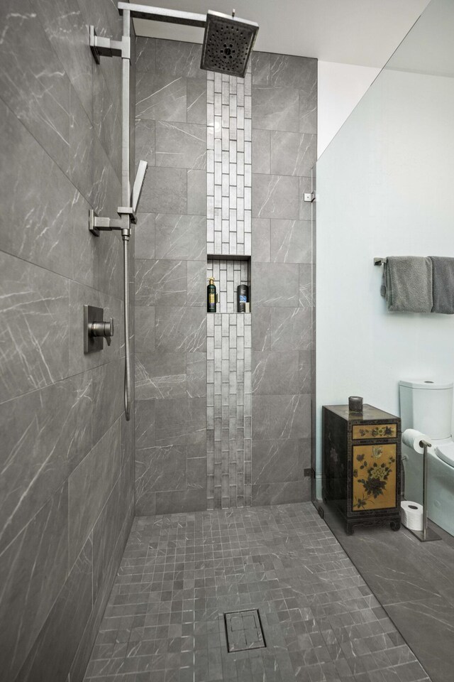 1782 W Leestown Rd, Midway, KY 40347 - bathroom with a tile shower