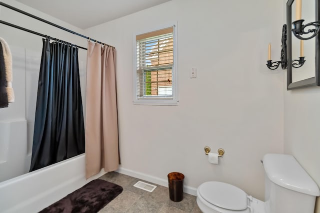 240 Percheron Dr, Richmond, KY 40475 - full bath featuring toilet, shower / bath combo with shower curtain, and baseboards