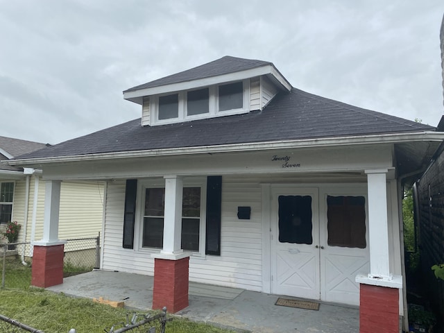 27 Oliver St, Winchester, KY 40391 - view of front of property featuring a porch and roof with shingles