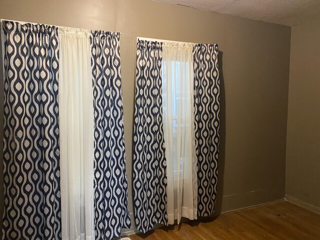 27 Oliver St, Winchester, KY 40391 - detailed view of wood finished floors