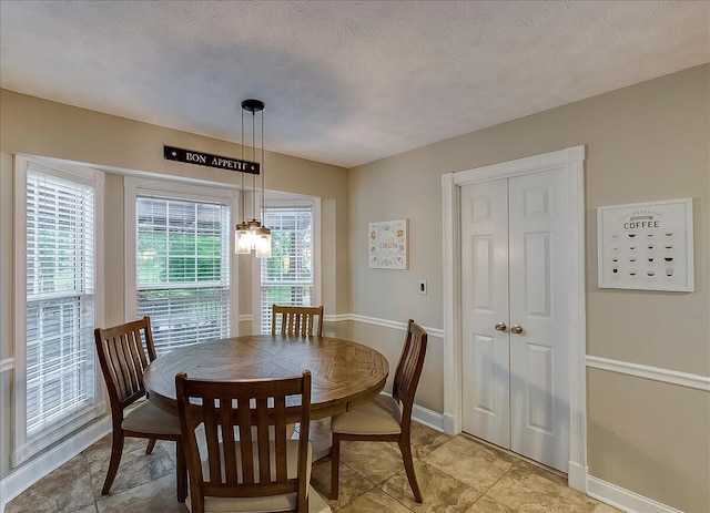 835 Isaac Shelby Cir, Frankfort, KY 40601 - dining room with baseboards