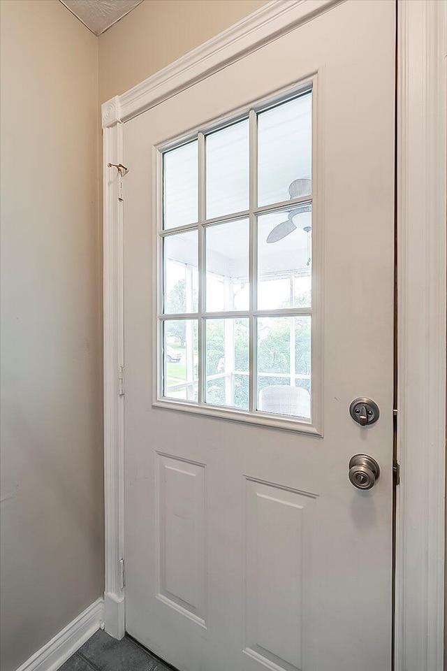 835 Isaac Shelby Cir, Frankfort, KY 40601 - entryway featuring baseboards