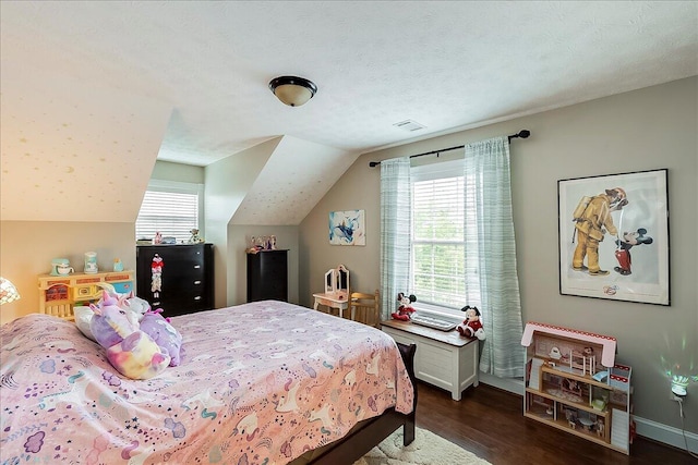 835 Isaac Shelby Cir, Frankfort, KY 40601 - bedroom with wood finished floors, lofted ceiling, and baseboards