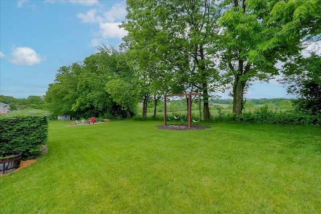 835 Isaac Shelby Cir, Frankfort, KY 40601 - view of grassy yard