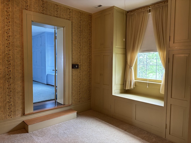 1439 Stanford St, Lancaster, KY 40444 - carpeted empty room with wallpapered walls