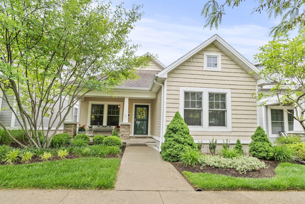 160 Towne Center Dr, Lexington, KY 40511 - view of front of house with a porch and a shingled roof