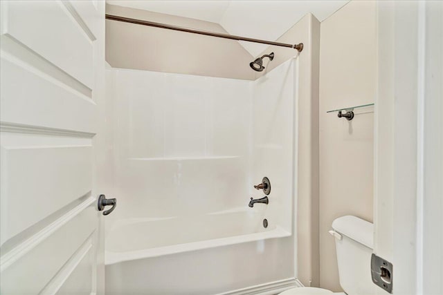 full bathroom with toilet and shower / tub combination