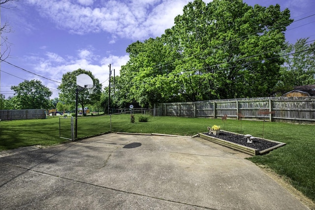 424 Woodcrest Pl, Lexington, KY 40517 - view of patio / terrace with basketball hoop