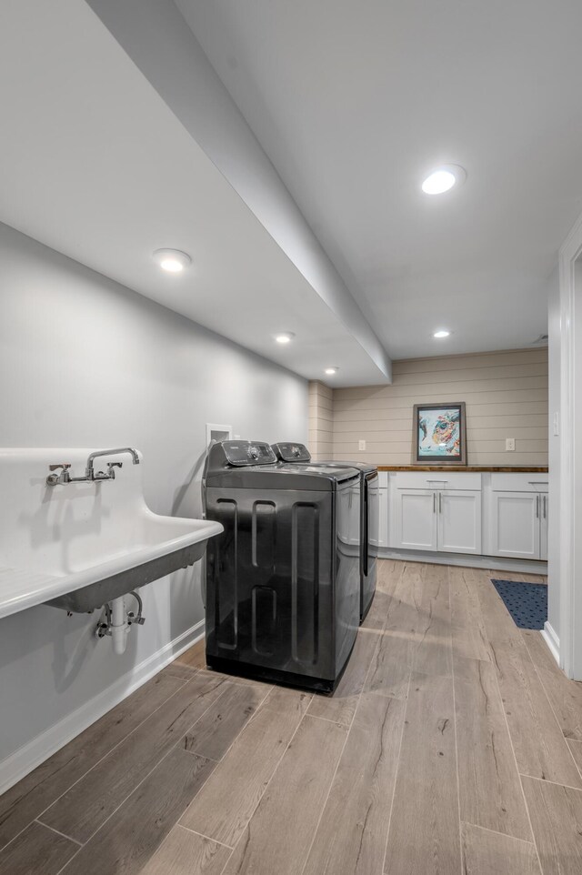 269 S Hanover Ave, Lexington, KY 40502 - laundry area featuring independent washer and dryer, light wood-style floors, baseboards, and recessed lighting