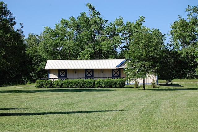 215 Bradley Ln, Lexington, KY 40511 - view of front of house with a front lawn
