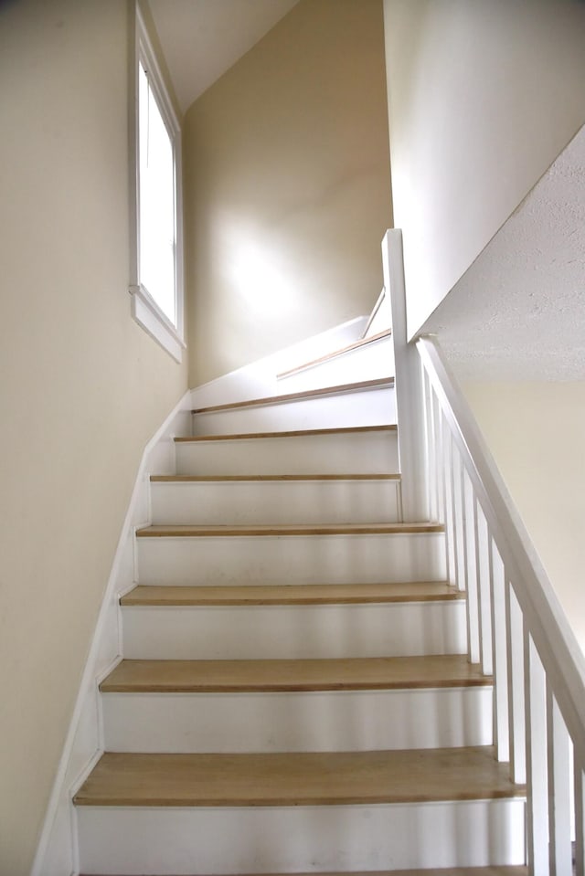 605 Prospect St, Berea, KY 40403 - staircase with vaulted ceiling