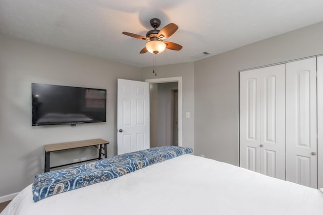 387 W Ila Ave, Danville, KY 40422 - bedroom featuring a closet, ceiling fan, and baseboards