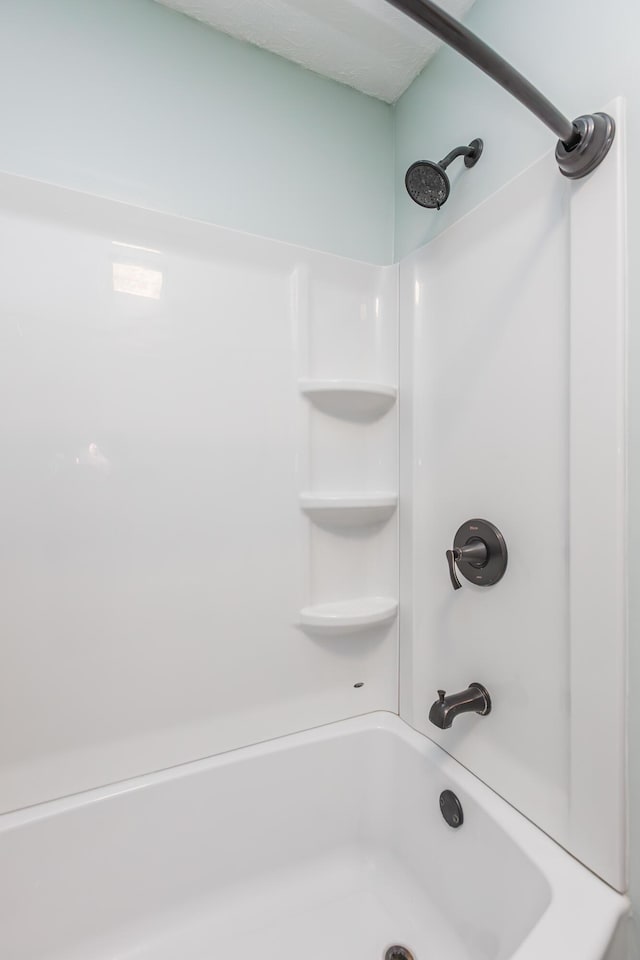 387 W Ila Ave, Danville, KY 40422 - view of full bathroom