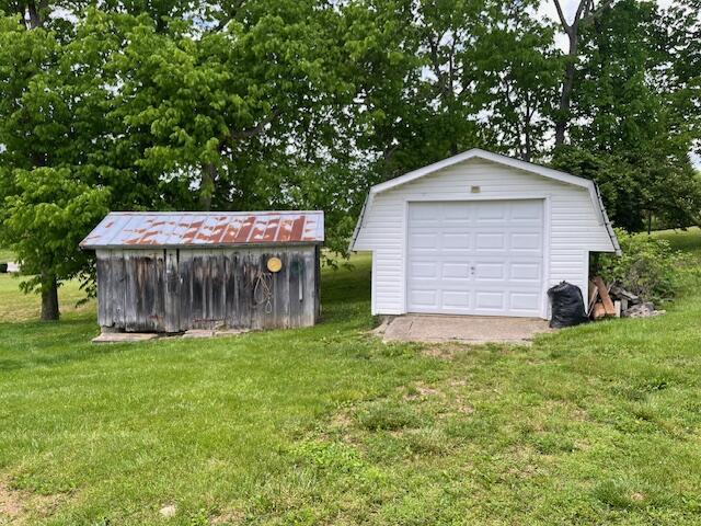 view of detached garage